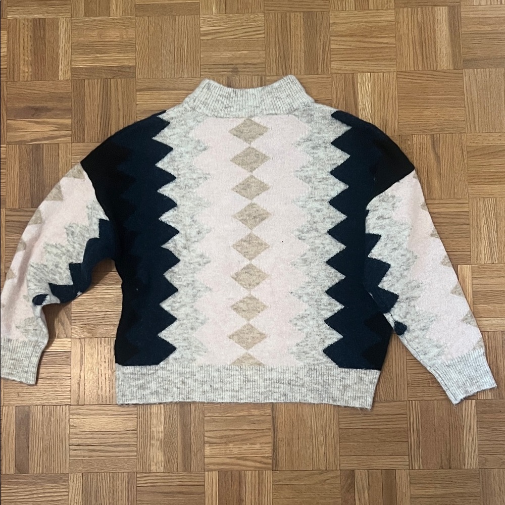 Geometric Patterned Sweater - Picture 2 of 2